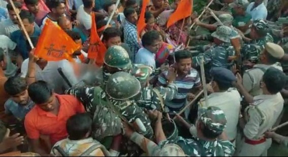 Heavy Tussle among Police and the members of BJP, VHP at Udaipur : DM imposed section-144 Heavy Tussle among Police and the members of BJP, VHP at Udaipur : DM imposed section-144